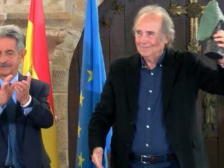 Revilla entrega a Serrat el premio Beato de Liébana (+ video)