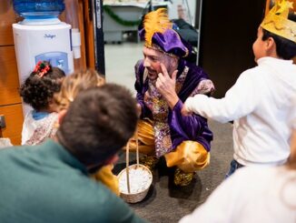 Los hospitales Quirónsalud en Sevilla reciben la visita del paje real para niños de trabajadores, ingresados y Hogar de Nazaret